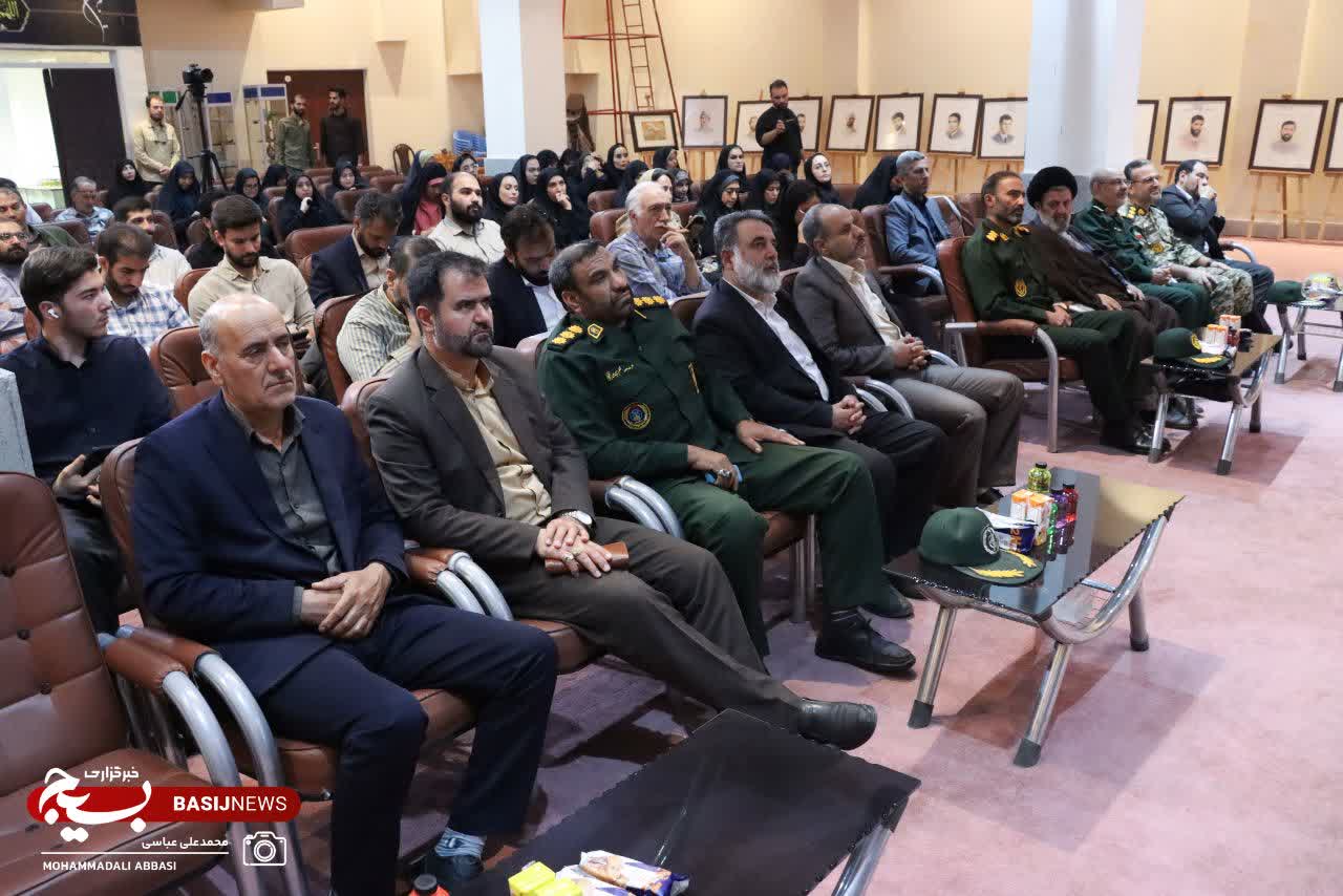 تکریم خبرنگاران و گرامیداشت سردار شهید رسانه در اراک