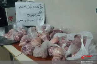 توزیع گوشت بین ۴۰۰ خانواده&nbsp;نیازمند توسط حوزه حضرت خدیجه (س) همدان