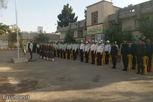 صبحگاه مشترک نیروهای مسلح در نهاوند