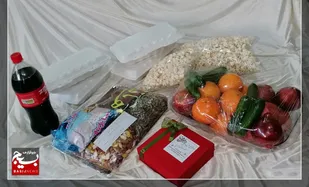 بسته بندی و توزیع بیش از ۶۰ بسته معیشتی یلدایی بین نیازمندان با همت بسیجیان پایگاه شهدای اسلام حوزه ۱۱ خواهران و برداران در ناحیه مقاومت بسیج امام صادق(ع)