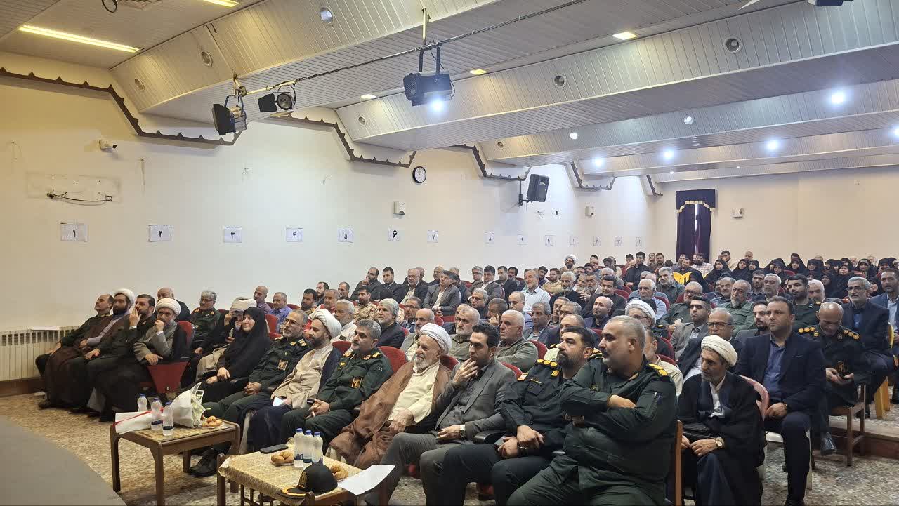 دشمن در تلاش برای دو‌قطبی‌ سازی در ایران است  