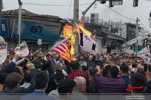 علوی تبارها پرچم رژیم اشغالگر قدس را به آتش کشیدند /حمایت از مردم فلسطین تا رهایی قدس ادامه دارد