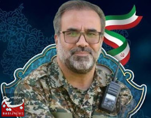 وِلایی و خنده‌رو
