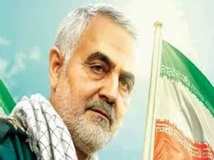 &laquo;سربازنامه&raquo; حاج قاسم روی پیشخوان کتابفروشی&zwnj;ها