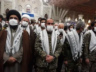 غبار روبی مرقد مطهر امام خمینی رحمت الله علیه با حضور جمعی از رزمندگان گردان 115 امام حسین علیه السلام