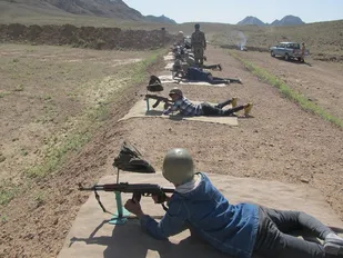 اردوی عملی سلاح شناسی و میدان تیر دانش آموزان در شهرستان زاوه