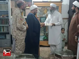 دیدار فرمانده سپاه و امام جمعه سراوان با مربی عقیدتی سیاسی یوسف دانشوری به مناسبت هفته عقیدتی سیاسی
