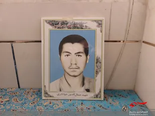 دیدار فرمانده سپاه ناحیه شاهین شهر و میمه با خانواده شهید جهانگیری
