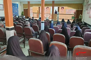 نشست دانش آموزان نخبه کبودراهنگ با مسئولین شهرستان