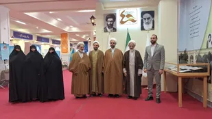 بازدید نماینده ولی فقیه در سپاه پاسداران انقلاب اسلامی و مسئول سازمان بسیج اساتید، طلاب و روحانیون کشور از نمایشگاه &laquo;۴۰ سال بالندگی&raquo;