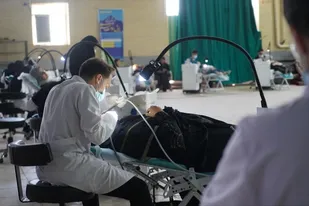 ارائه ۲ هزار و ۵۰۰ خدمت رایگان دندانپزشکی به اقشار کم&zwnj;برخوردار در روستای آقابابا