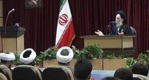 خودسازی از مهمترین اهداف نزول قرآن مجید