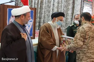 تجلیل از مربیان نمونه عقیدتی سیاسی در تیپ انصارالحسین(ع) همدان
