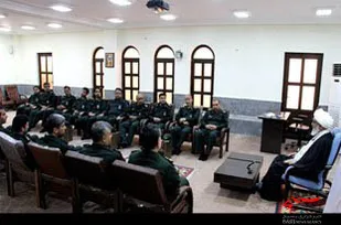 دیدار جمعی از کارکنان یگان حفاظت فرودگاه های بوشهر با آیت الله صفایی بوشهری