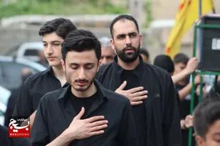 حرکت دسته عزاداری در کوهسار همزمان با شام شهادت امام صادق(ع)+تصاویر