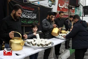 خدمت رسانی ستاد اربعین منطقه ویژه اقتصادی بندر امام خمینی به زائران