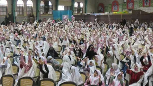 جشن دختران روزه اولی&zwnj; در حسینه ثارالله (ع) سپاه خمینی شهر برگزار شد