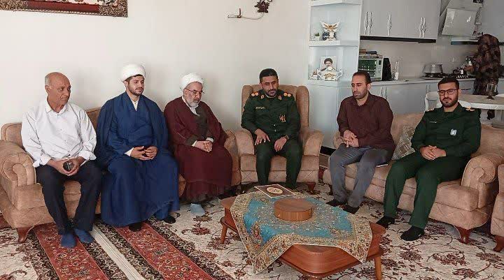 تکریم خانوادههای معظم شهدا در شهرستان رومشکان با حضور مسئول نمایندگی ولیفقیه در سپاه حضرت ابوالفضل (ع) لرستان تکریم خانوادههای معظم شهدا در شهرستان رومشکان با حضور مسئول نمایندگی ولیفقیه در سپاه حضرت ابوالفضل (ع) لرستان