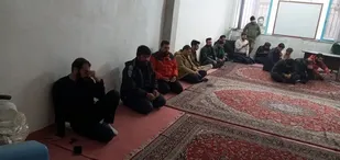 مراسم عزاداری و مرثیه خوانی در جمع رزمندگان و بسیجیان گردان حضرت علی اکبر(علیه&zwnj;السلام)