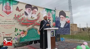 امام خمینی دین را از انزوا نجات داد