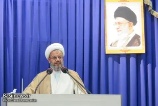 انقلاب اسلامی معادلات جهان را به نفع بشریت تغییر داد