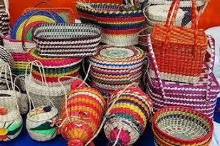 بازارچه دائمی صنایع دستی و سوغات در تربت حیدریه افتتاح شد