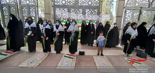 قبور شهدای قاسم آباد رفسنجان عطرافشانی و گل باران شد