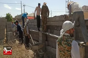 بالا رفتن دیوار حوزه مقاومت بسیج ولیعصر (عج) با همت جهادی پاسداران ناحیه مقاومت بسیج ارسنجان