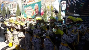 زنگ مقاومت از کنار  مزارمطهر حاج قاسم نواخته شد