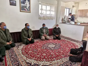 از دیدار با خانواده شهدا تا محفل انس با قرآن در بیارجمند+ تصاویر