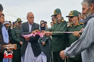 آیین بهره&zwnj;برداری از ۱۰ کیلومتر آسفالت راه روستایی در قالب پویش &laquo;ایران همدل&raquo; در هامون