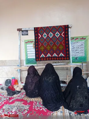 کارگاه آموزشی گلیم بافی