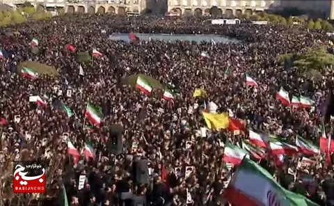 «نحن منتقمون» فریاد عزاداران در وداع با رهبر شهید
