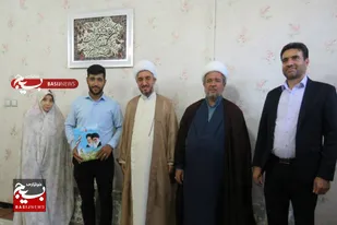 دیدار حجت&zwnj;الاسلام نجاری با زوج جوان همدانی که در روز عروسی خود پای صندوق رأی حضور یافتند