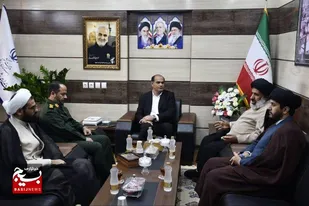 دیدار حجت الاسلام والمسلمین هاشمی و مسئولان سپاه با فرماندار عسلویه