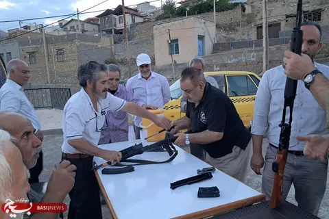 نخستین دوره آموزش اسلحه‌شناسی در روستای ایج برگزار شد