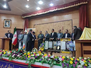 دومین آئین تکریم و الگو سازی از سرآمدان استان/ دکتر صدراله محرابی تجلیل شد