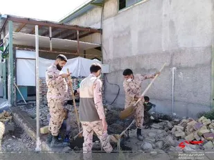 خدمت رسانی سربازان ناحیه بسیج سپاه قاینات به محرومان
