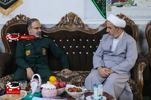 دیدار فرمانده سپاه قم با خانواده شهید حسن مختارزاده