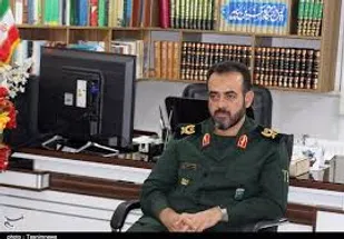 مردم ایران پای انقلاب ایستاده اند