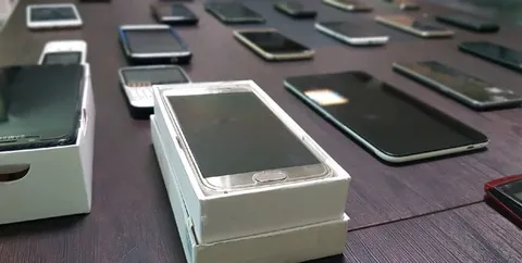 پشت پرده ممنوعیت واردات موبایل لوکس