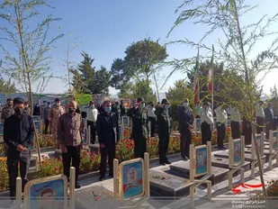 گلزار شهدای چادگان گل آرایی و عطر افشانی شد