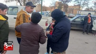 گرمای همدلی با قهوه عربی در برف مناطق زلزله زده خوی