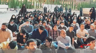 برگزاری نماز جماعت در میدان آزادی به مناسبت هفته حجاب وعفاف