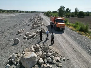 بهسازی سیل&zwnj;بند جنوب جیرفت توسط بسیج سازندگی استان کرمان آغاز شد