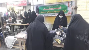 برپایی غرفه حجاب و عفاف در خیابان حرم شهرستان ری