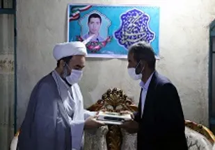 تجلیل از خانواده شهید خبرنگار در زاهدان