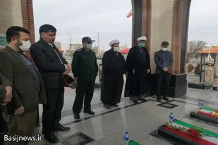 عطرافشانی مزار شهدای گمنام منطقه قهاوند به مناسبت دهه فجر