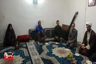 دیدار مسئول نمایندگی ولی فقیه سپاه ناحیه رزن با خانواده&zwnj;های شهدا