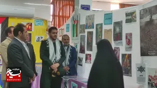 بازدید فرمانده سپاه شوش از نمایشگاه جهاد تبیین و روایت نو &nbsp;دانش آموزان این شهرستان